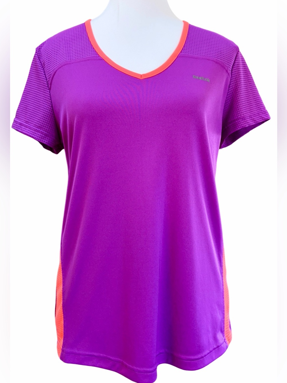 Reebok PlayDry Violet Purple Performance Tee Medium Mesh Panels Neon Coral Trim